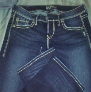 Silver jeans sz27 dark lola 17"